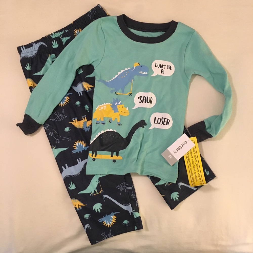 NWT Carter’s dinosaur 3T boys fleece PJ set